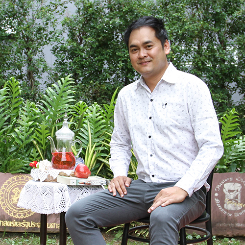 นายกิตติ์ธเนศ สุริยพรศิริกุล